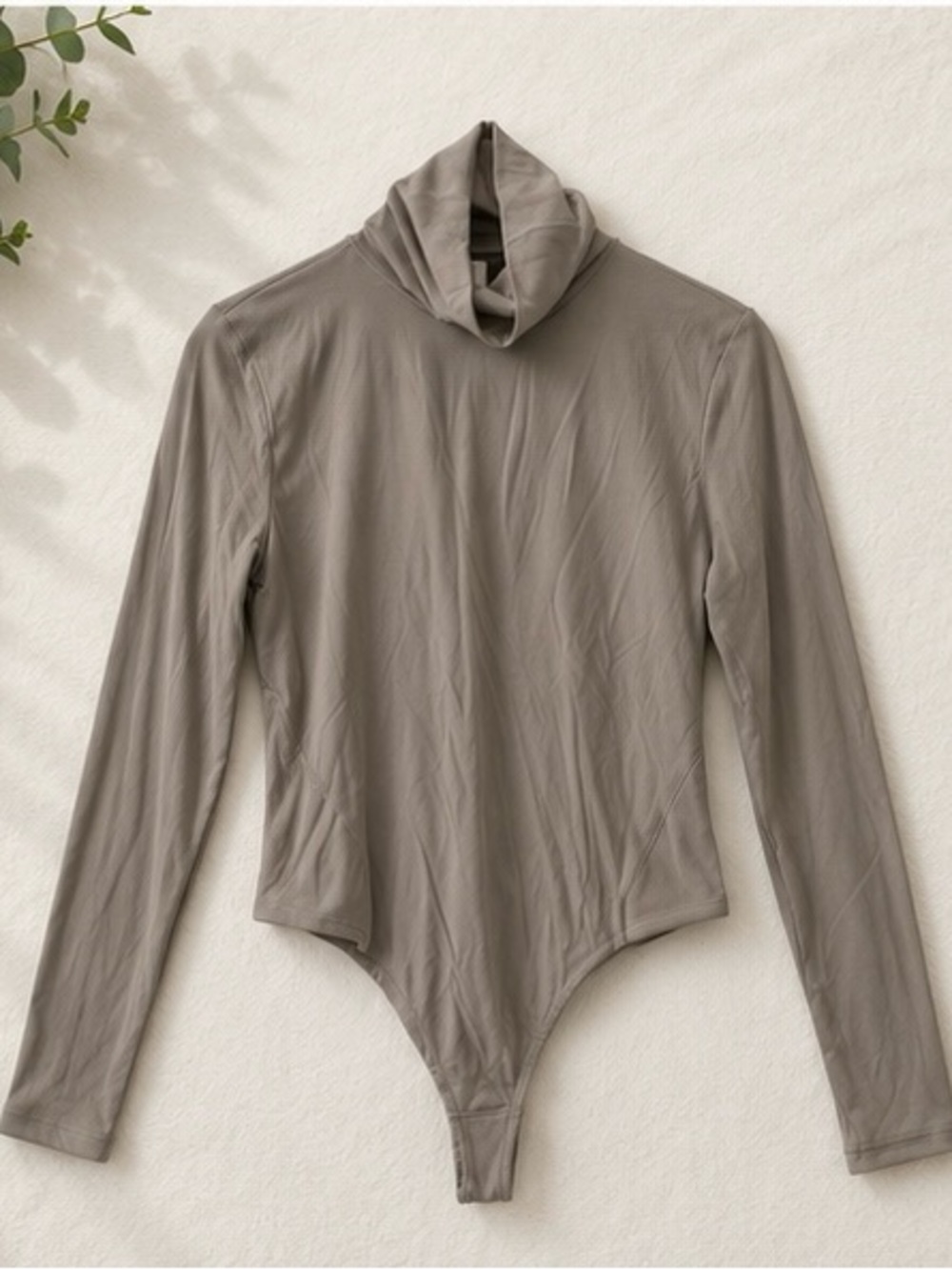 lulemon Bone Long Sleeve Turtleneck Bodysuit – Size L/G